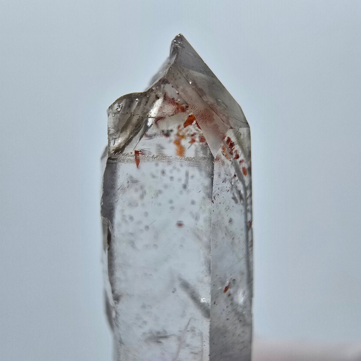 Klarer Phantom Rauchquarz mit Hämatit Goboboseb, Namibia 38*11*9mm