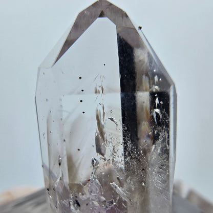 Lemurian Phantom Amethyst mit Hämatit Streep Mine Goboboseb, Namibia 26*16*10mm