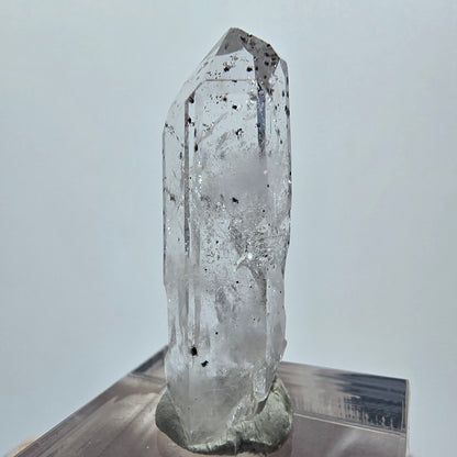 Klare Phantom Quarz mit Hämatit Streep Mine Goboboseb, Namibia 34*11*10mm