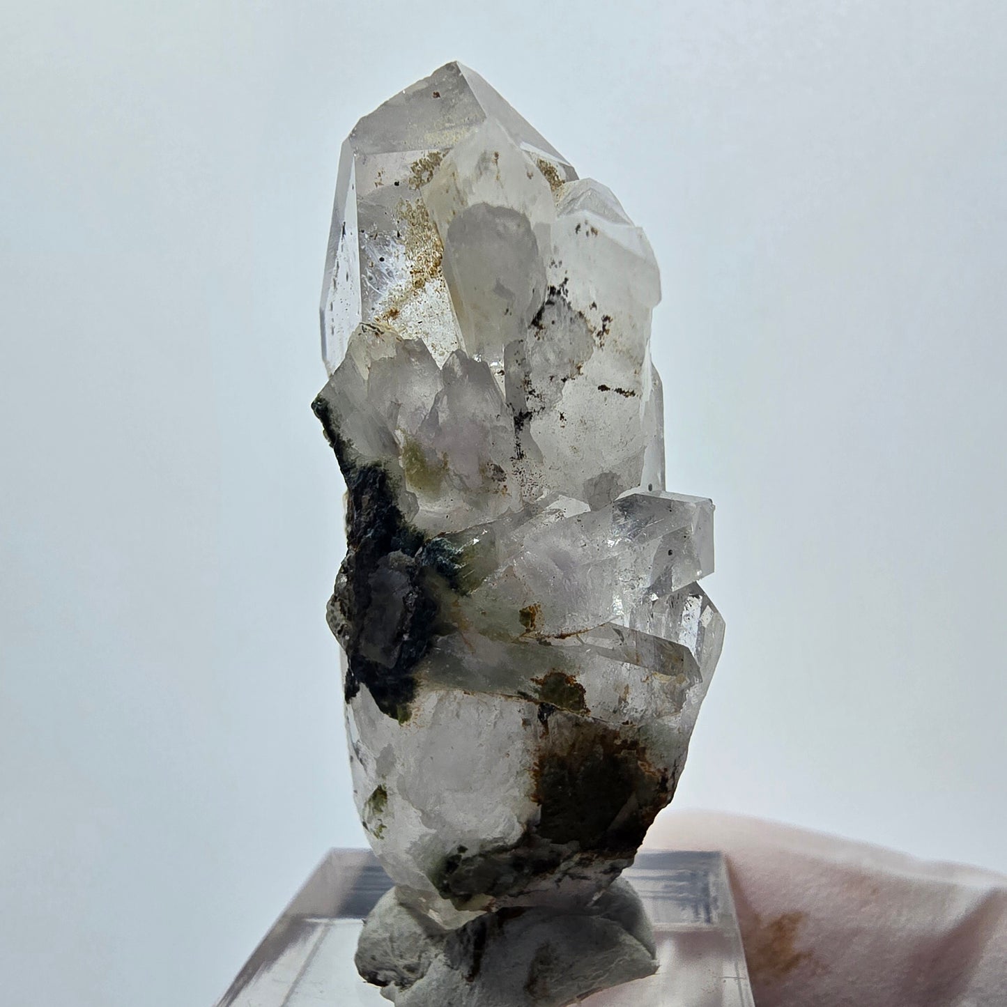 Skelett Phantom Quarz mit Hämatit Stufe Goboboseb, Namibia 50*24*18mm