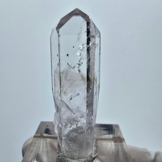 Améthyste fantôme lémurienne de pointe, mine de Streep, Goboboseb, Namibie, 37 x 12 x 8 mm 