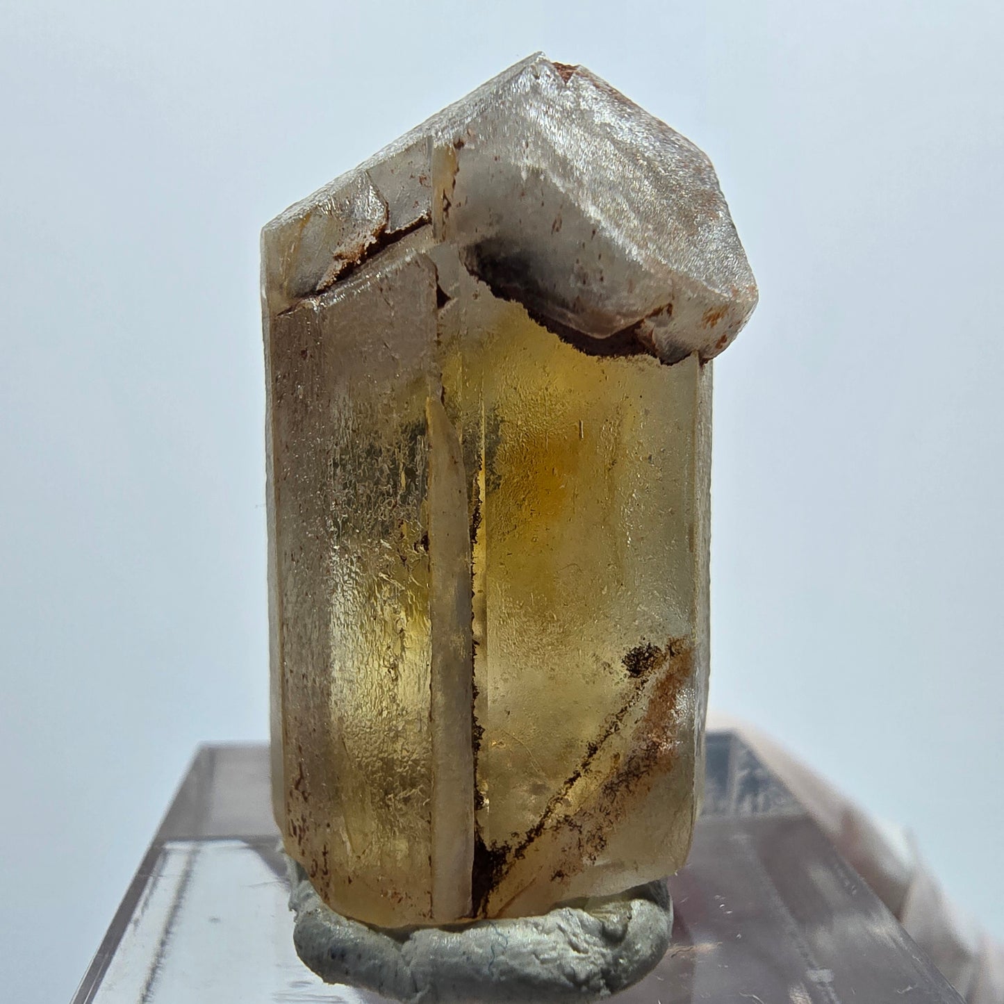 Cristal de barytine rare, jaune brunâtre, Brukkaros, Namibie, 30*18*19 mm 