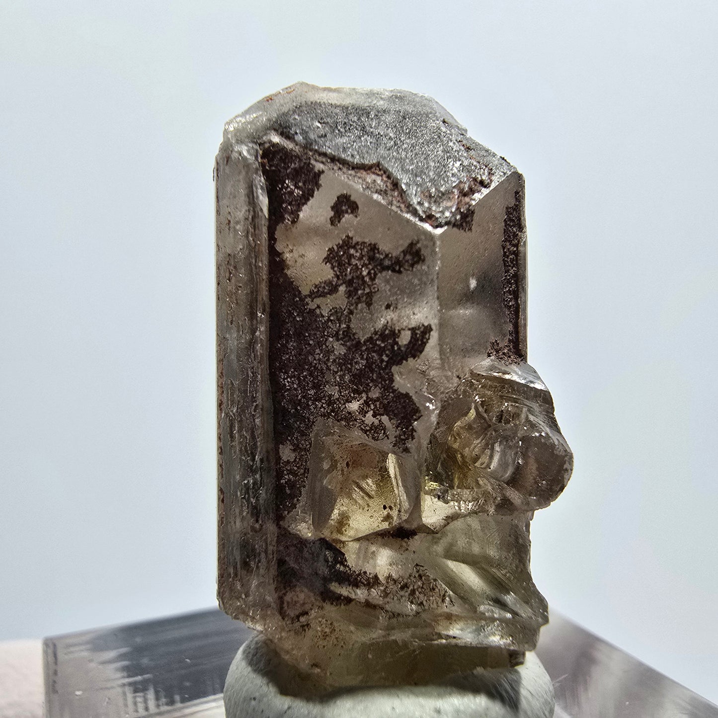 Cristal de barytine rare, jaune brunâtre, Brukkaros, Namibie, 28*16*14 mm 