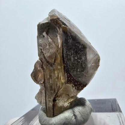 Cristal de barytine rare, jaune brunâtre, Brukkaros, Namibie, 28*16*14 mm 