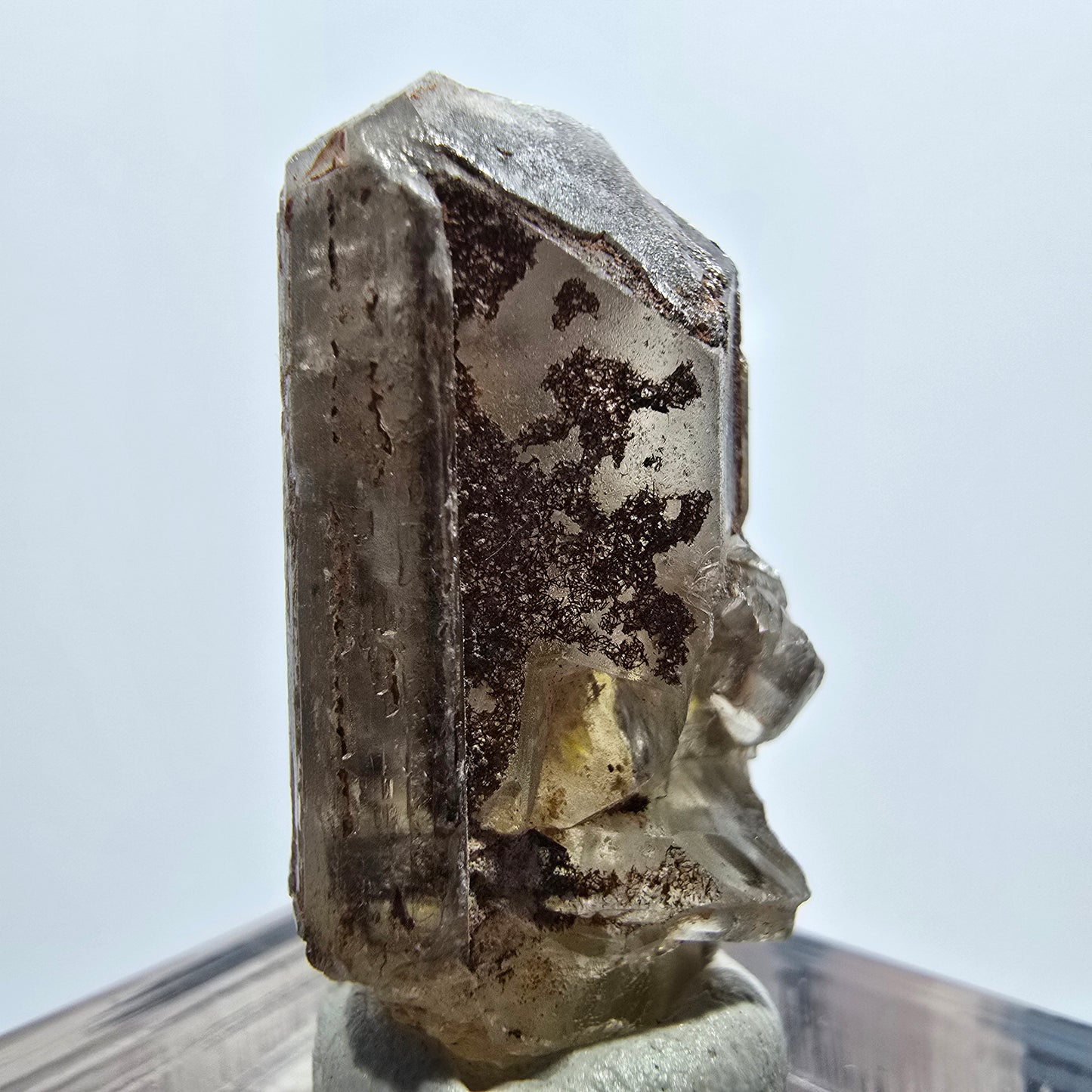 Cristal de barytine rare, jaune brunâtre, Brukkaros, Namibie, 28*16*14 mm 
