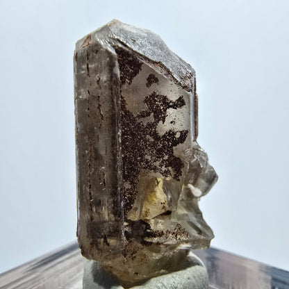 Cristal de barytine rare, jaune brunâtre, Brukkaros, Namibie, 28*16*14 mm 