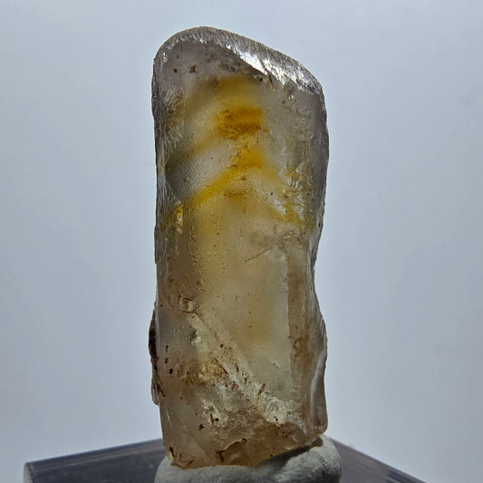 Cristal de barytine rare, jaune brunâtre, Brukkaros, Namibie, 35 x 14 x 11 mm 