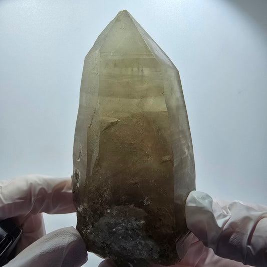 Grand quartz fumé fantôme squelette avec hyalite, Goboboseb, Namibie 107*49*46mm 