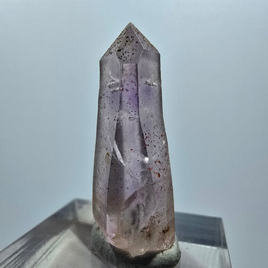 Klare Lemurian Phantom Amethyst Zepter Spitze Goboboseb, Namibia 30*11*9mm