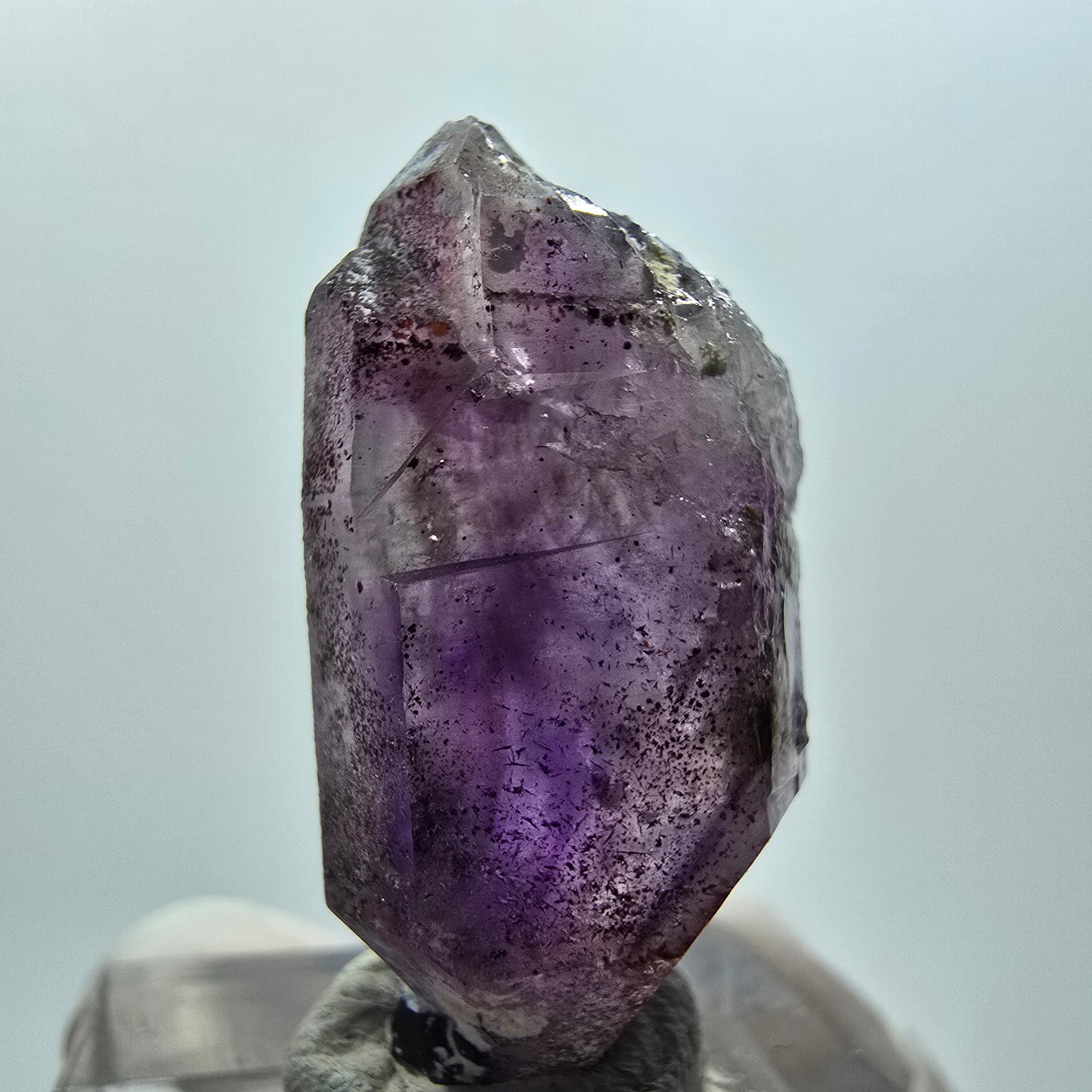 Pointe de sceptre DT en améthyste fantôme squelette rare, Goboboseb, Namibie 33*16*9 mm 