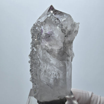 Améthyste fantôme lémurienne arlequin avec stries d'analcim, mine de Goboboseb, Namibie, 53 x 24 x 20 mm 