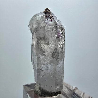 Améthyste fantôme lémurienne arlequin avec stries d'analcim, mine de Goboboseb, Namibie, 53 x 24 x 20 mm 