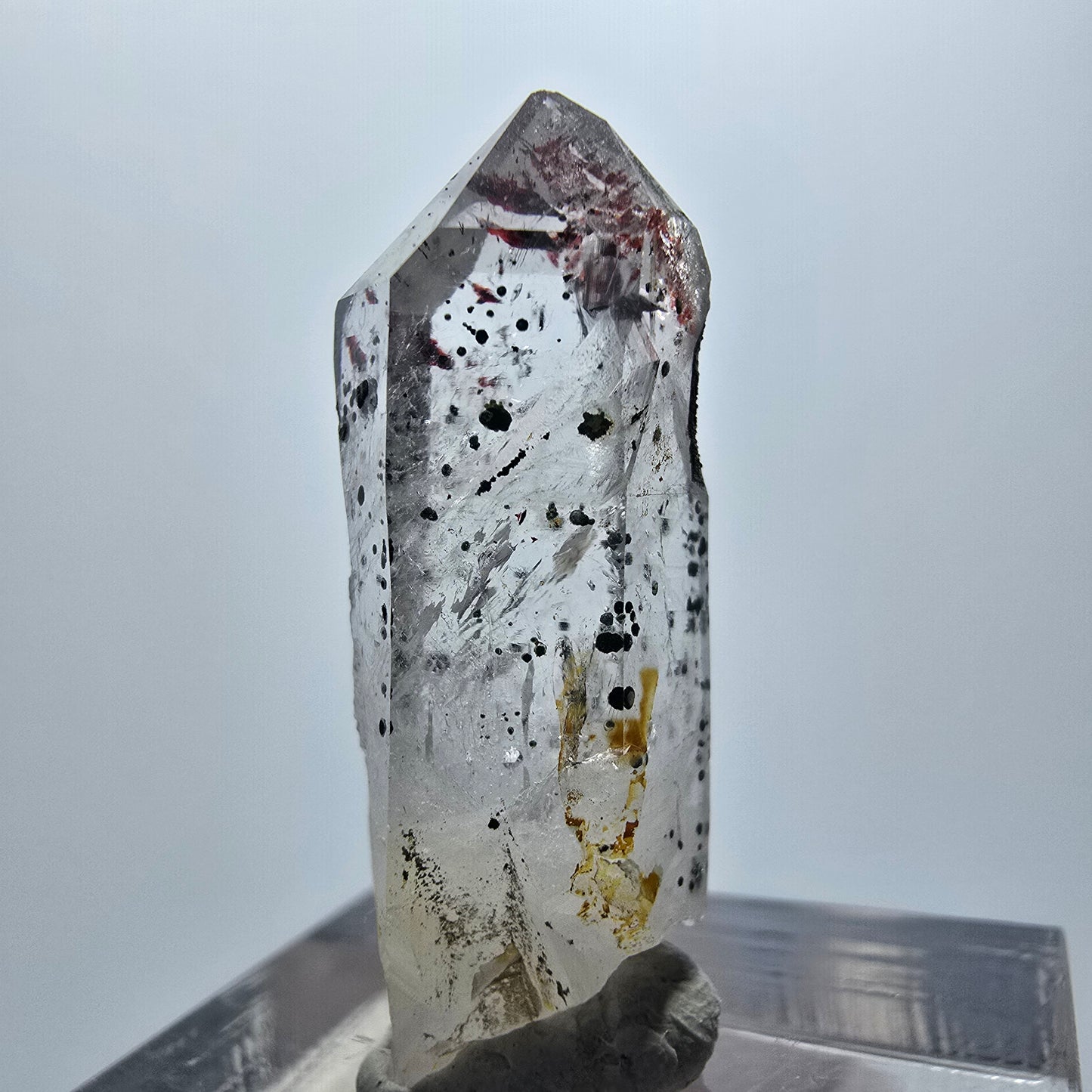 Harlekin Phantom Quarz mit Hämatit Streep Mine Goboboseb Namibia 29*11*9mm