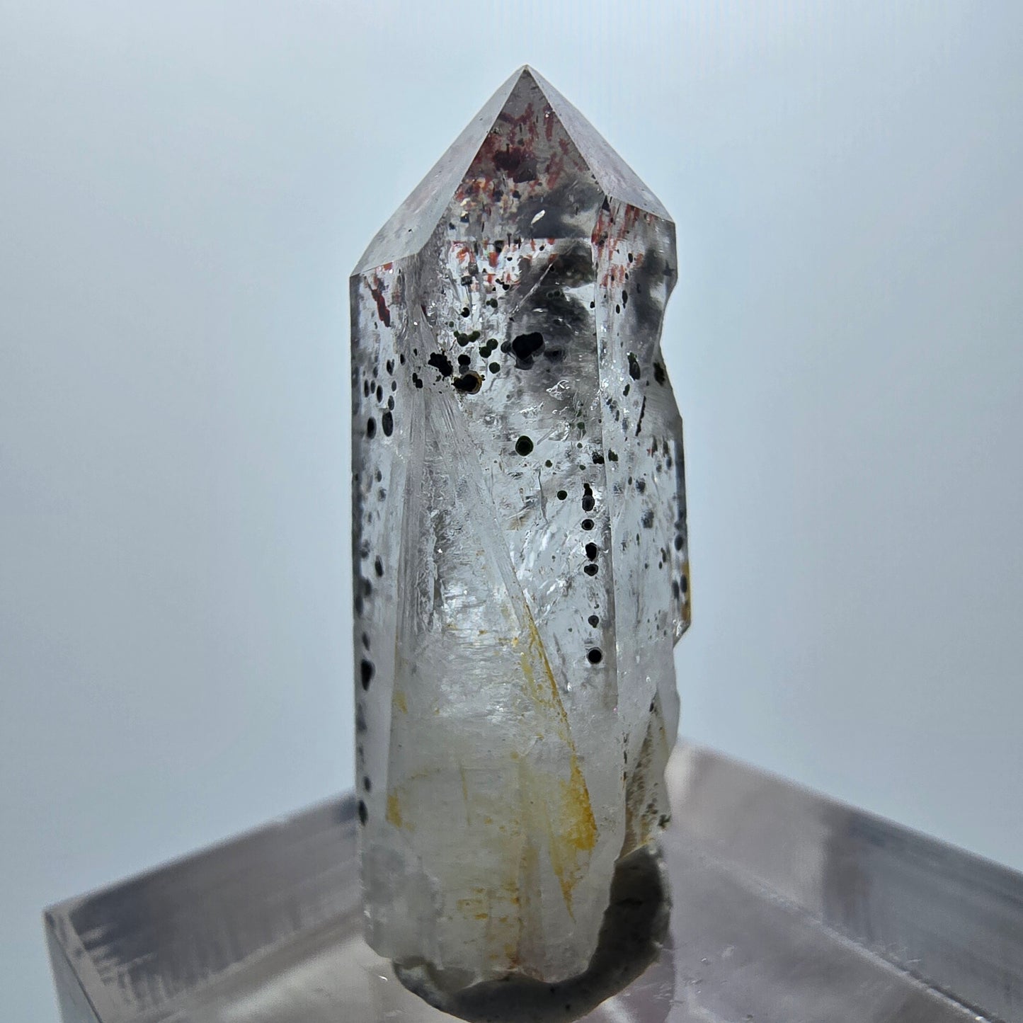 Harlekin Phantom Quarz mit Hämatit Streep Mine Goboboseb Namibia 29*11*9mm