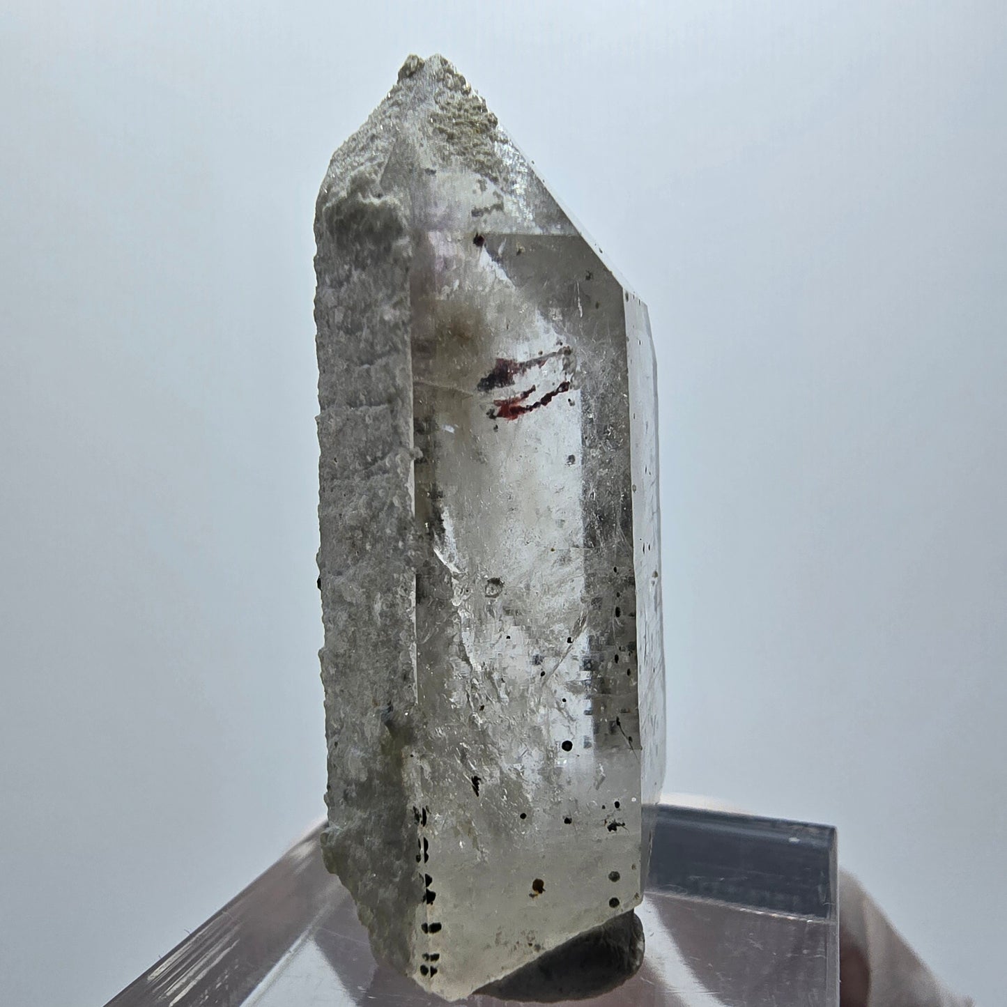 Améthyste fantôme arlequin, pointe Streep Mine Goboboseb Namibie 40*19*14mm 