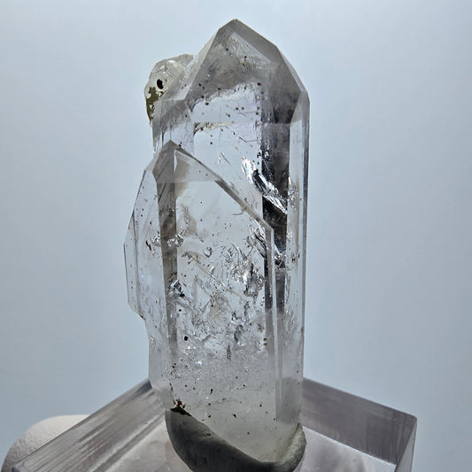 Klarer Phantom Quarz mit Hämatit Streep Mine Goboboseb Namibia 40*17*16mm