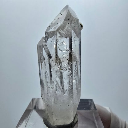 Klarer Phantom Quarz mit Hämatit Streep Mine Goboboseb Namibia 40*17*16mm