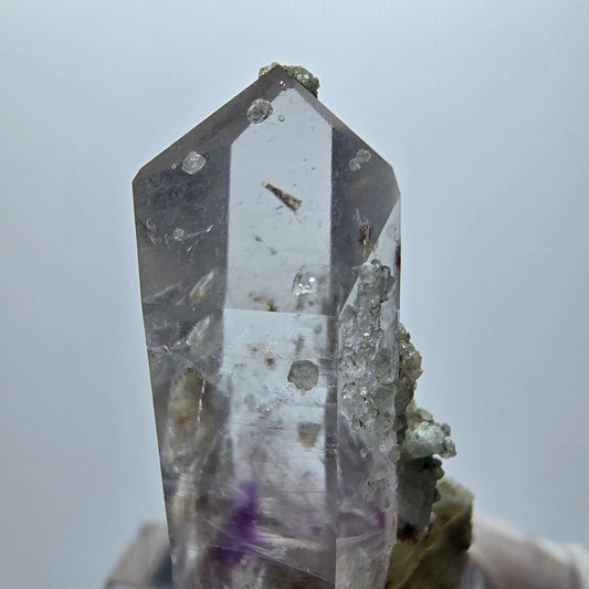 Phantom Amethyst mit Analcim, Prehnit Streep Mine Goboboseb Namibia 37*17*13mm
