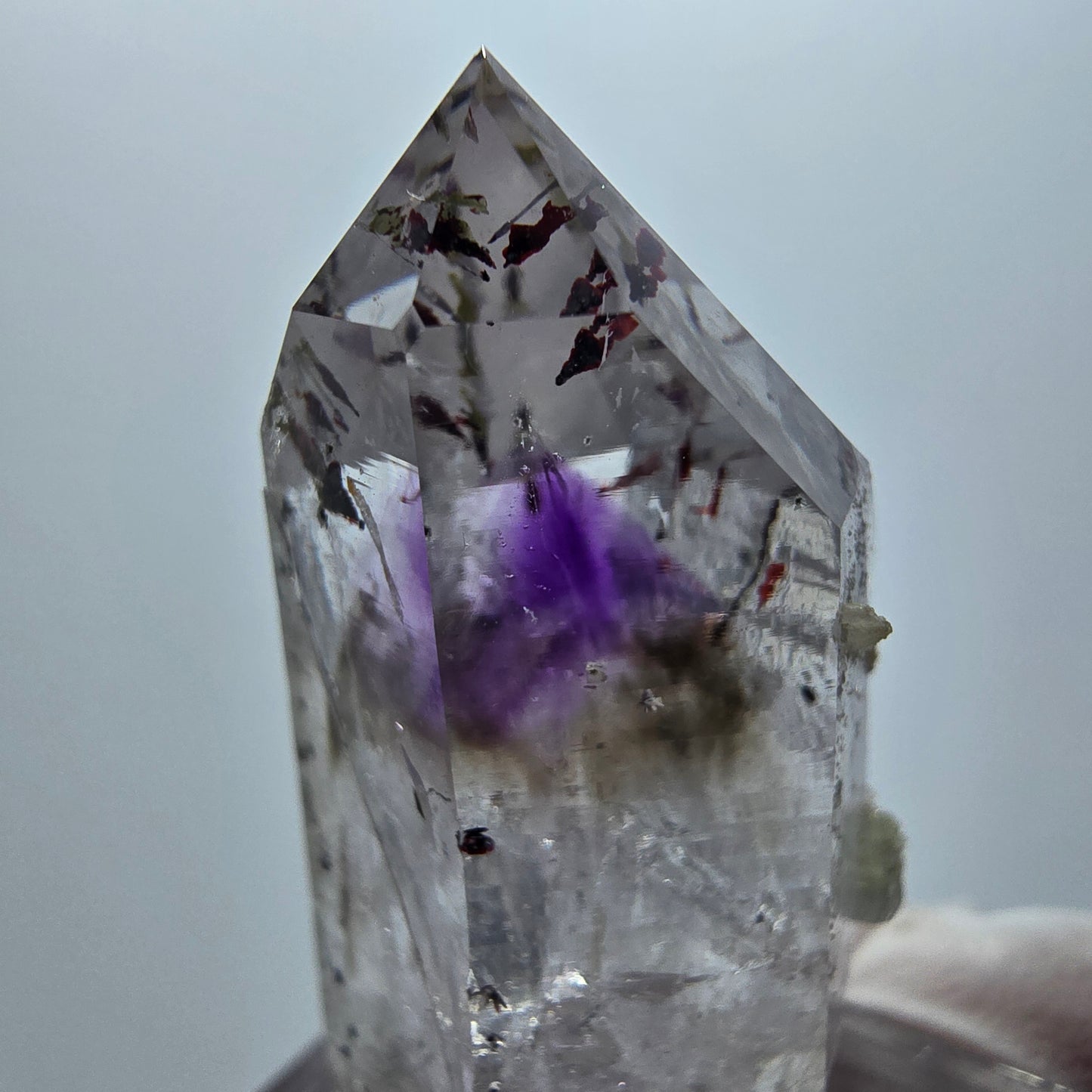 Enhydro Harlekin Phantom Amethyst, Prehnit, Epidot Streep Mine Gobo. Namibia 40*17*21mm