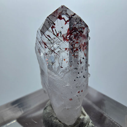 Harlekin Phantom Quarz mit Analcim Streep Mine Goboboseb Namibia 25*14*9mm