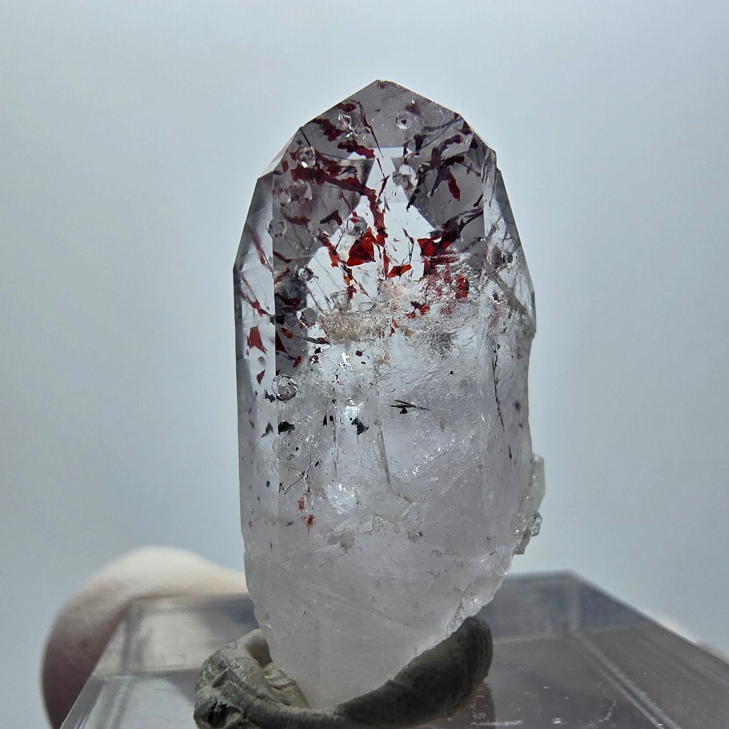 Harlekin Phantom Quarz mit Analcim Streep Mine Goboboseb Namibia 25*14*9mm