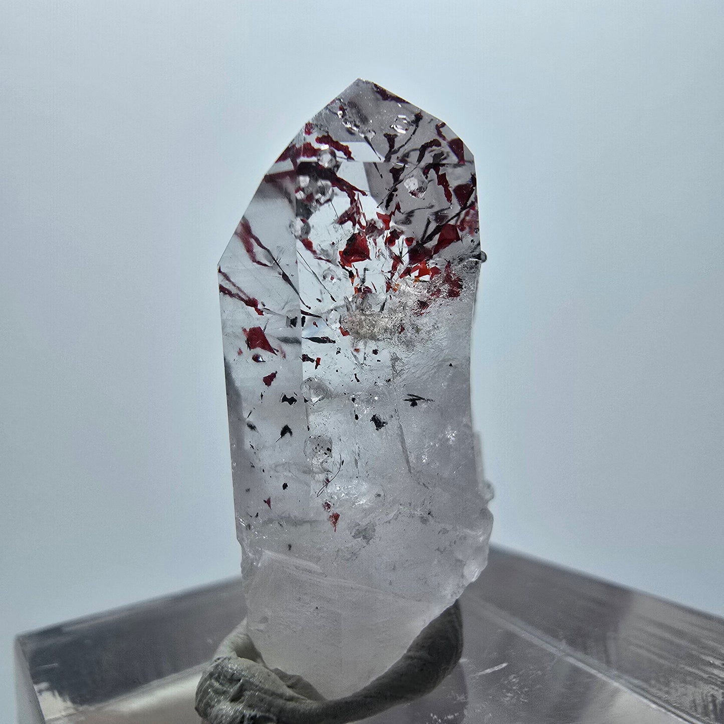 Harlekin Phantom Quarz mit Analcim Streep Mine Goboboseb Namibia 25*14*9mm