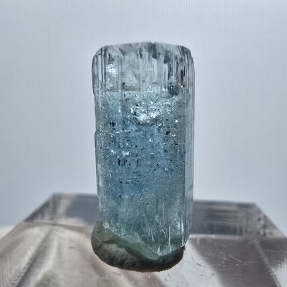 Sehr klarer Aquamarin X Kristall, blau Erongo, Namibia 18*8*7mm