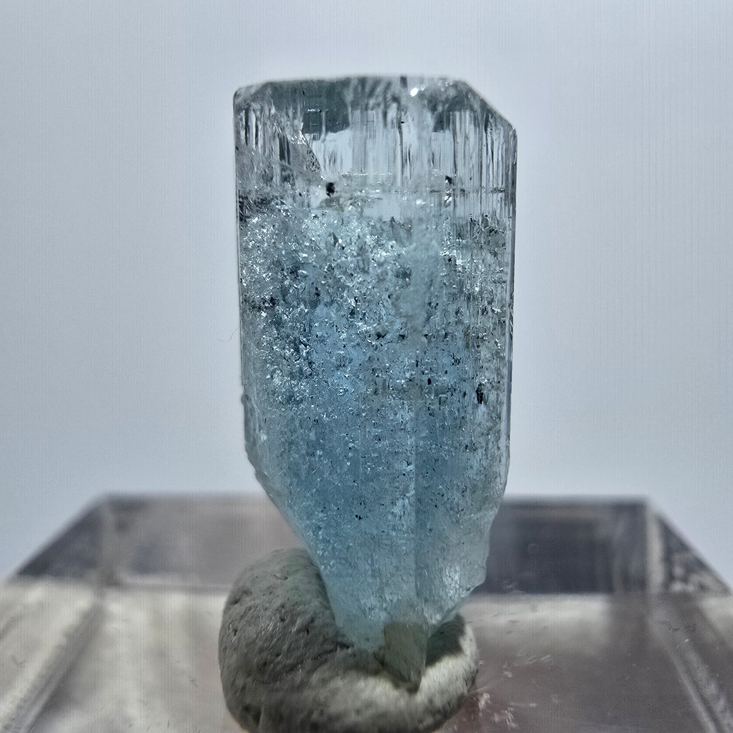 Sehr klarer Aquamarin X Kristall, blau Erongo, Namibia 18*8*7mm