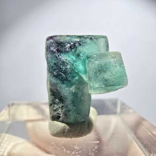 Klare Phantom Fluorit Würfel Stufe, grün lila blau Erongo, Namibia 16*13*7mm