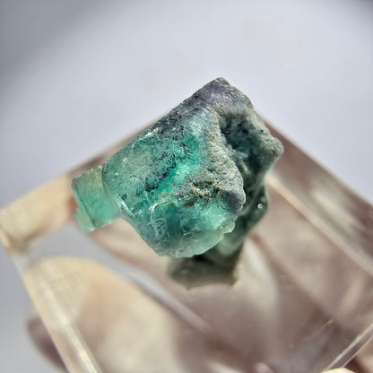 Klare Phantom Fluorit Würfel Stufe, grün lila blau Erongo, Namibia 16*13*7mm