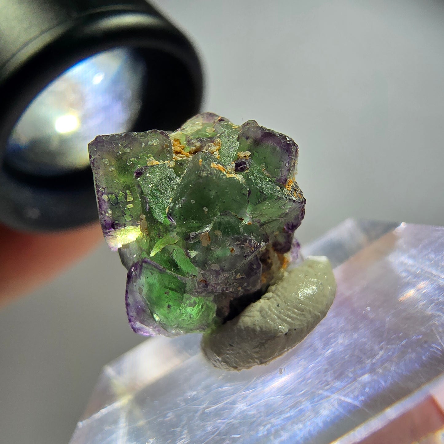 Sehr klare Phantom Fluorit Würfel, zonal Schörl Turmalin Stufe Erongo, Namibia 17*14*12mm