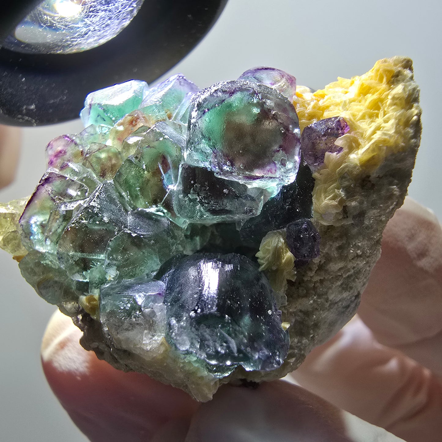 Cube de fluorite fantôme, hexagonal, spécimen de muscovite d'Erongo, Namibie 49*34*36 mm 