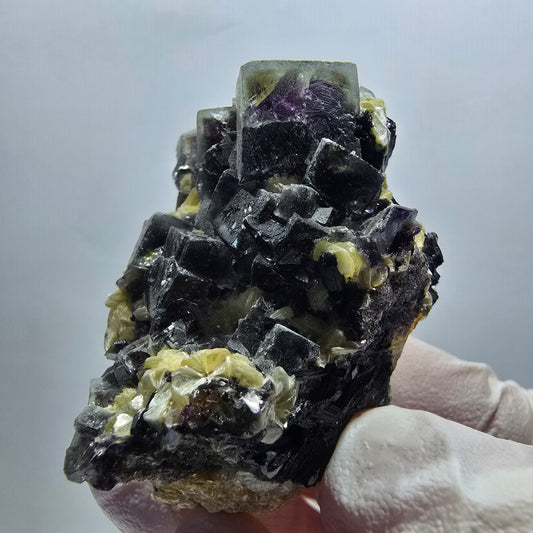 Bunte Phantom Fluorit Würfel, Schörl Turmalin, Muskovit Stufe Erongo, Namibia 46*33*27mm