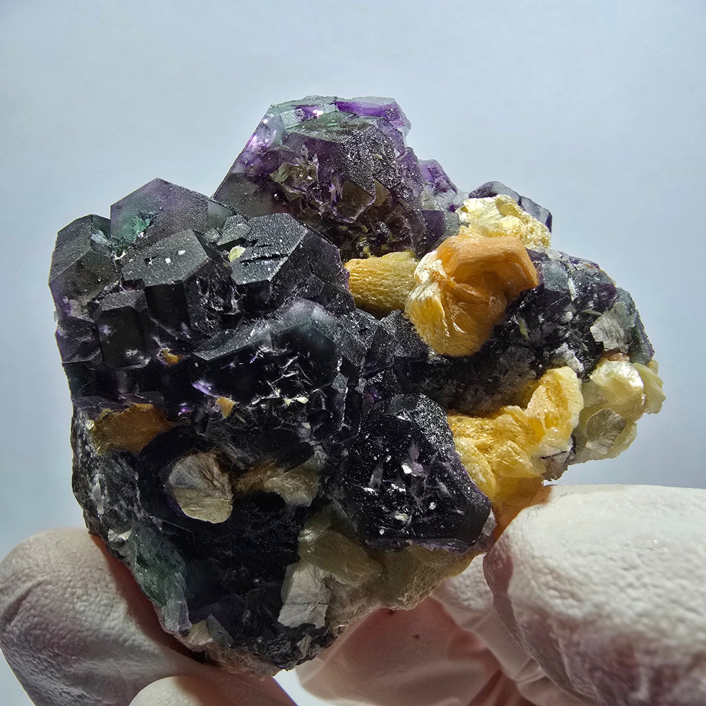 Phantom Fluorit Würfel, hexagonal, Muskovit, Hyalit Opal Stufe Erongo, Namibia 54*44*25mm