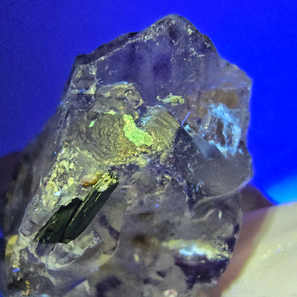 Fluorite fantôme transparente, muscovite, orthoclase, tourmaline Schörl, Erongo, Namibie, 46 x 32 x 30 mm 