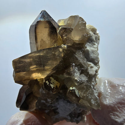 Rare spécimen d'orthose en quartz fumé à squelette fantôme transparent, Erongo, Namibie, 38*36*26 mm 