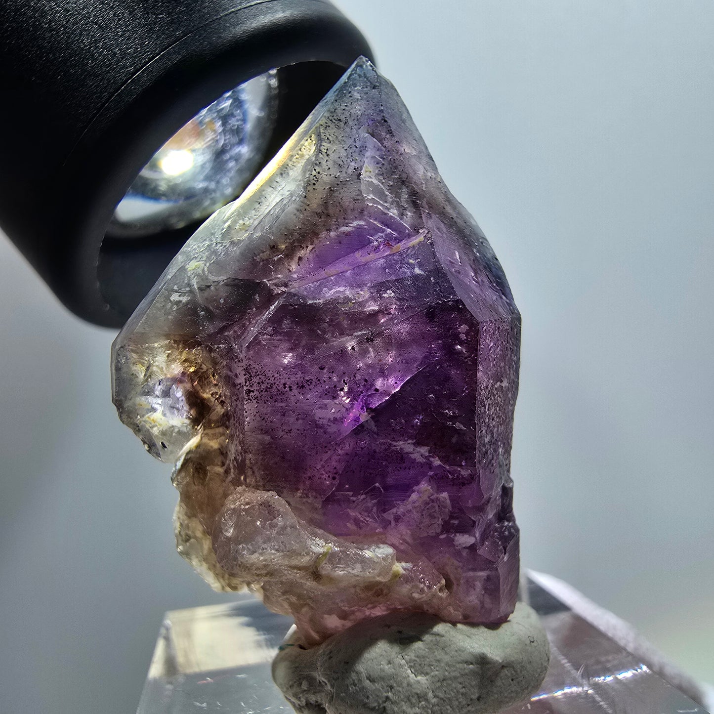 Pointe de sceptre en améthyste fantôme squelette rare, Goboboseb, Namibie, 35 x 22 x 14 mm 