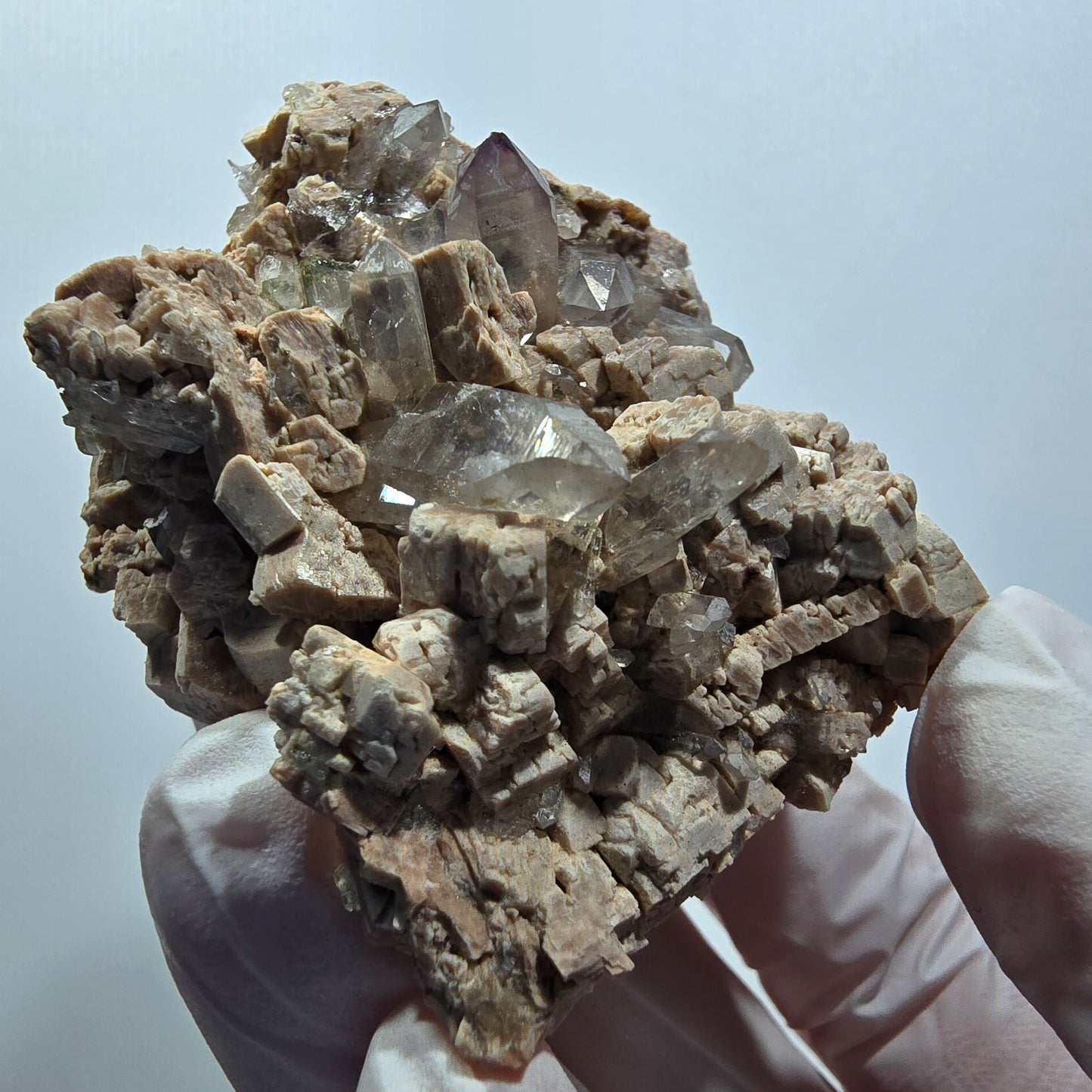 Sceptre rare en améthyste fantôme sur matrice, Goboboseb, Namibie, 56 x 45 x 31 mm 