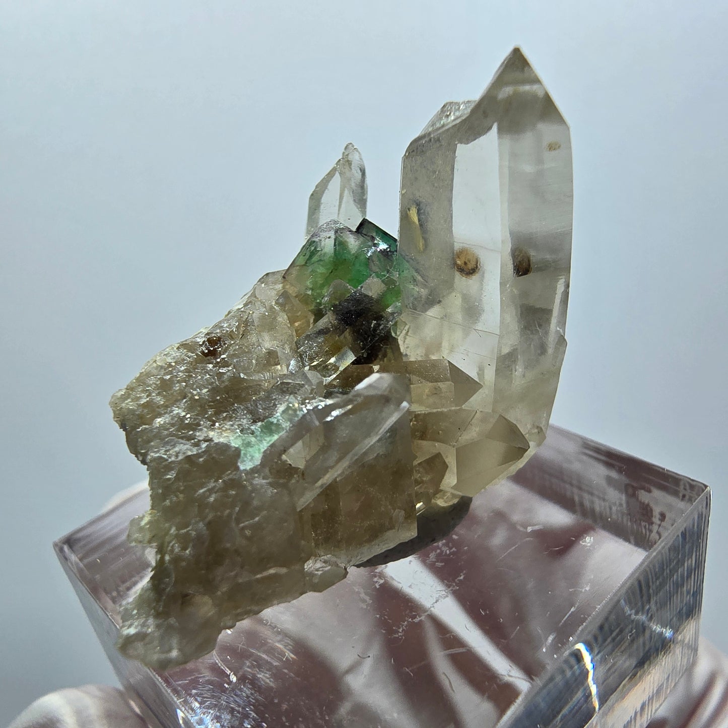 Phantom Fluorit, Skelett Rauchquarz, Muskovit Stufe Erongo, Namibia 30*18*24mm