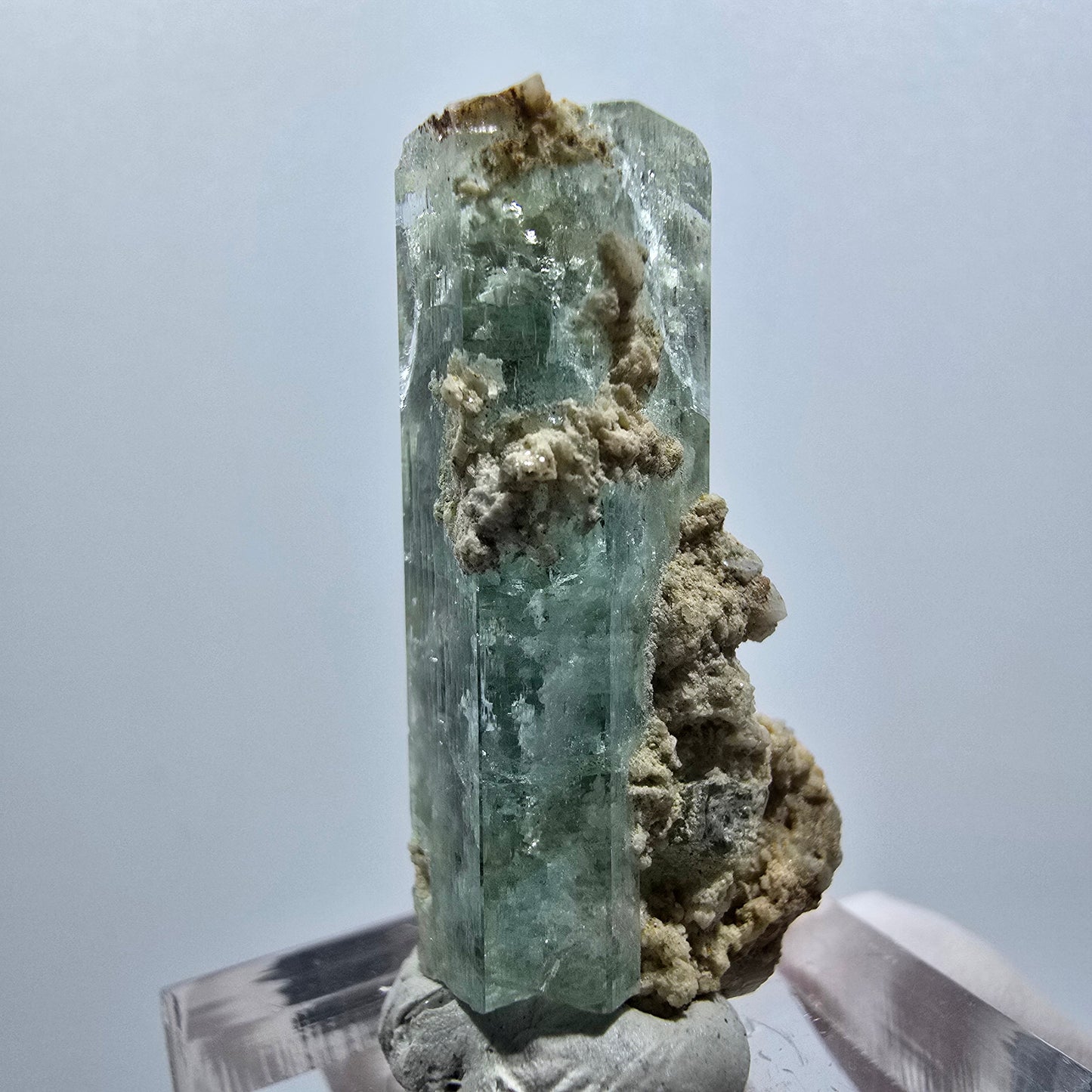 Klare Aquamarin, Schörl Turmalin, Orthoklas Stufe Erongo, Namibia 34*19*15mm