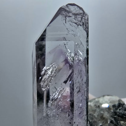 Enhydro Phantom Amethyst, Hämatit auf Matrix 1x Blase Streep Mine Gob. Namibia 67*43*47mm