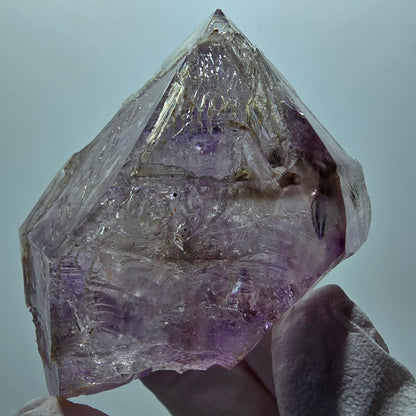 Große Skelett Phantom Amethyst Zepter Spitze Goboboseb, Namibia 63*56*44mm