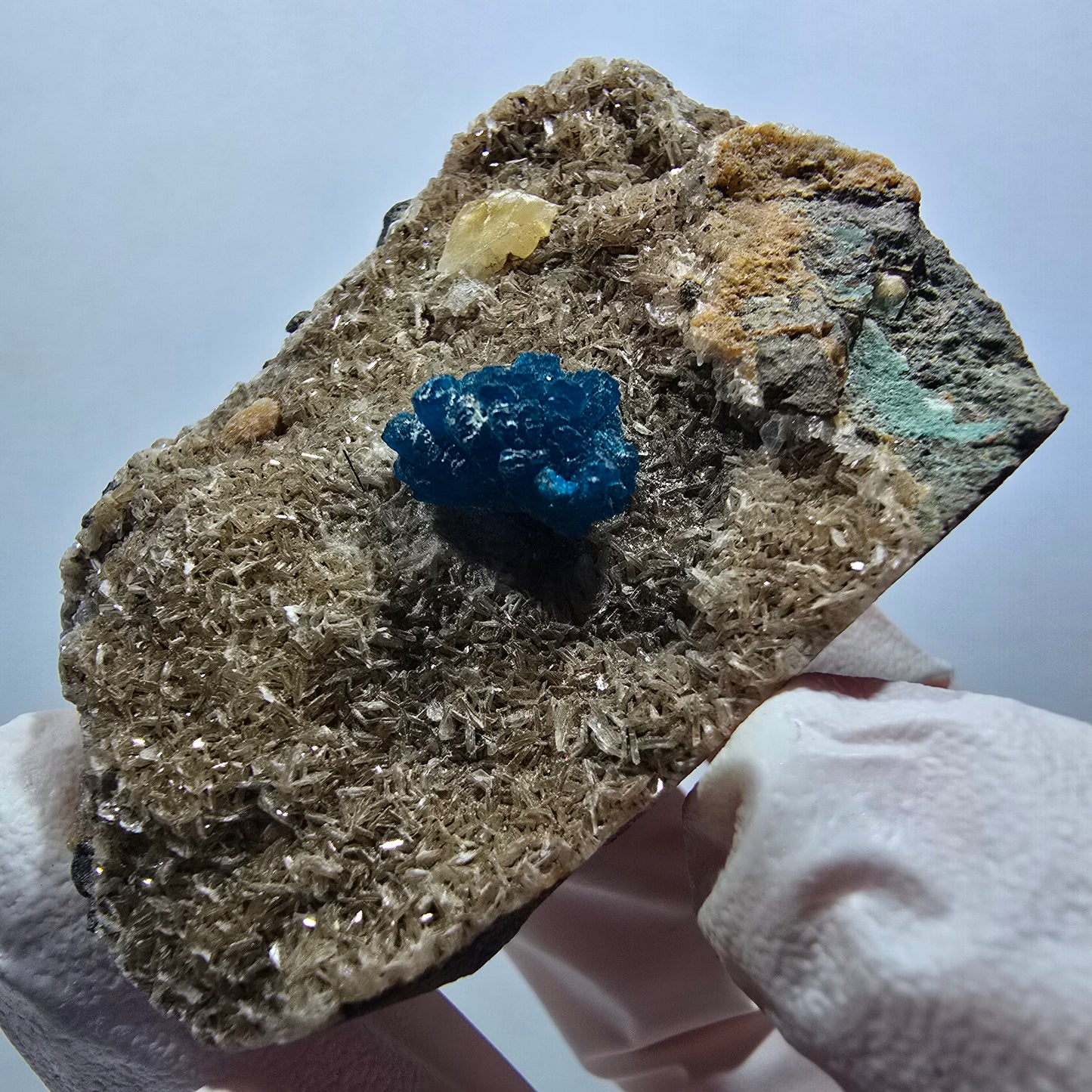 Cavansite rare sur matrice, Wagholi, Poona, Maharashtra, Inde, 59*43*28 mm 