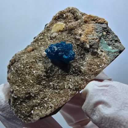 Cavansite rare sur matrice, Wagholi, Poona, Maharashtra, Inde, 59*43*28 mm 