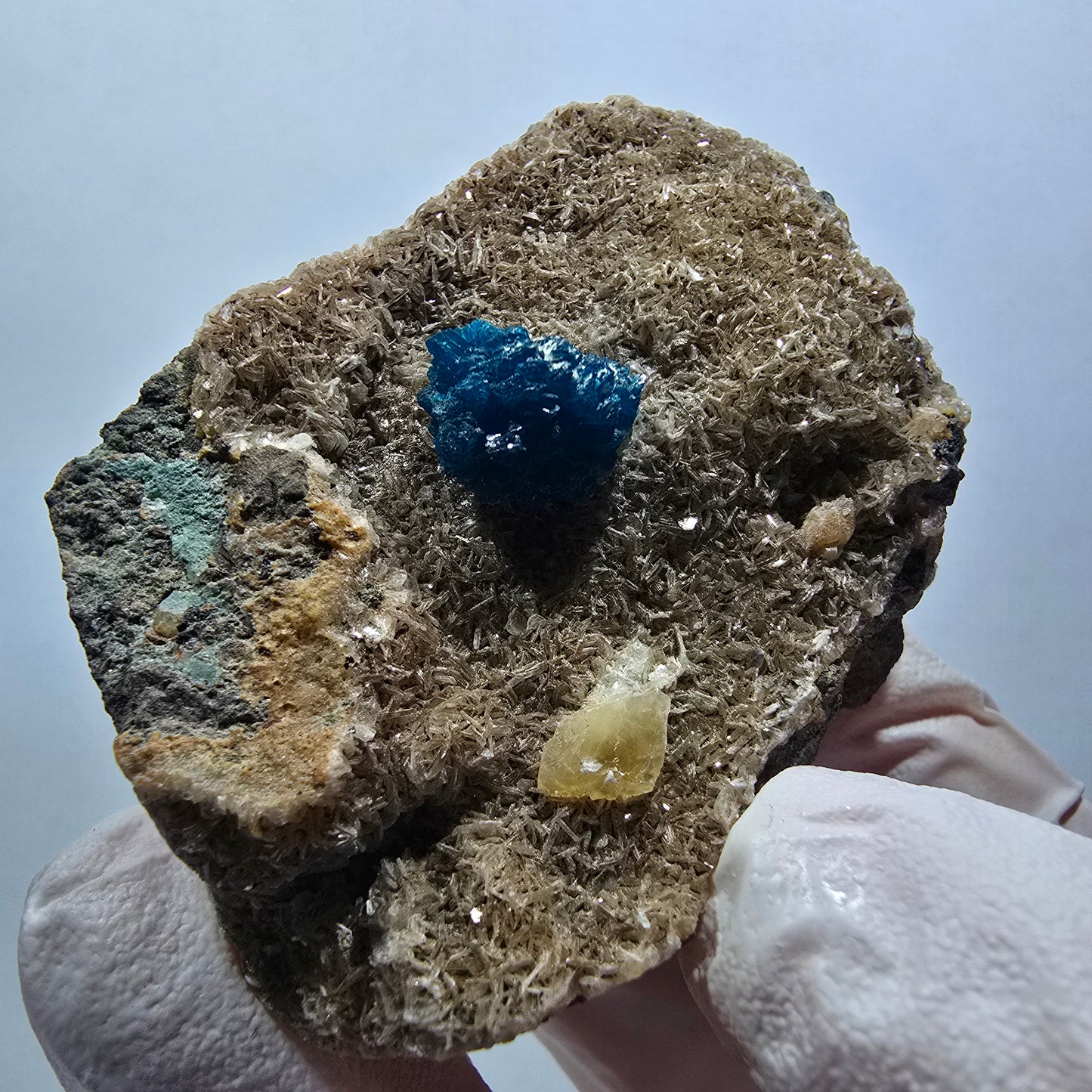 Cavansite rare sur matrice, Wagholi, Poona, Maharashtra, Inde, 59*43*28 mm 