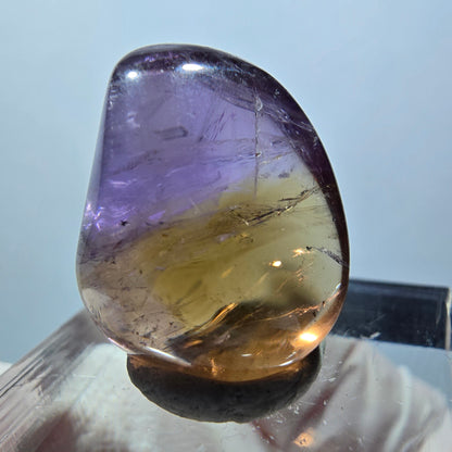 Seltener klarer echter Ametrin Kristall, poliert Brasilien 19*16*11mm