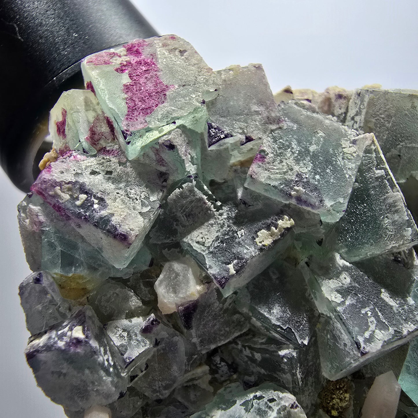 Seltene Phantom Fluorit Würfel, zonal, Quarz Stufe Brandberg, Namibia 78*58*24mm