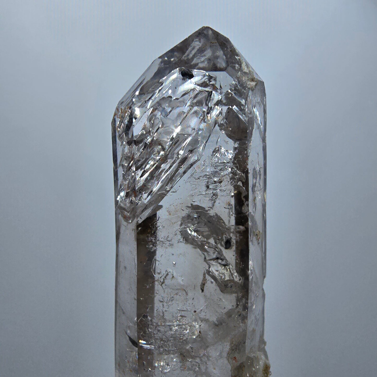 Enhydro Skelett Phantom Rauchquarz, 1x Blase Goboboseb, Namibia 71*23*17mm