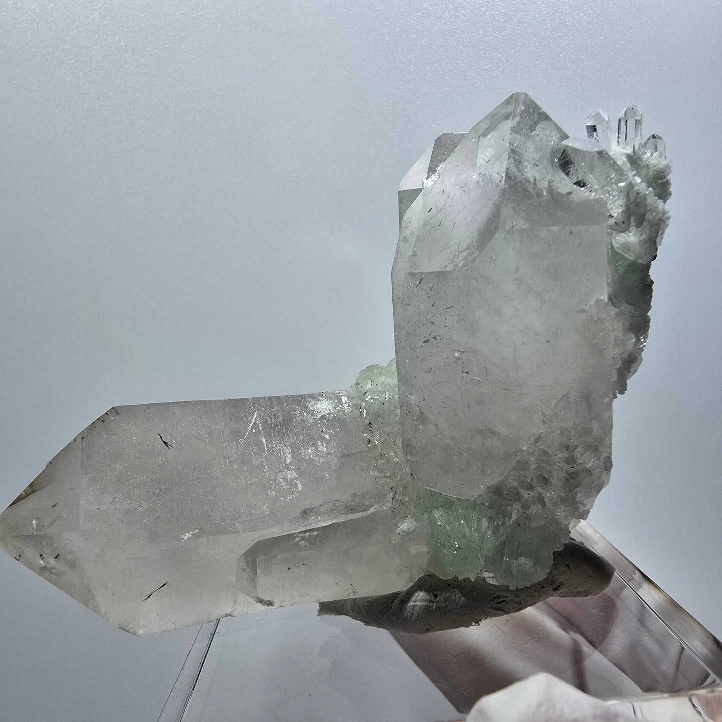 Quarz, Prehnit, Hämatit, Epidot Stufe Streep Mine, Goboboseb, Namibia 79*51*40mm