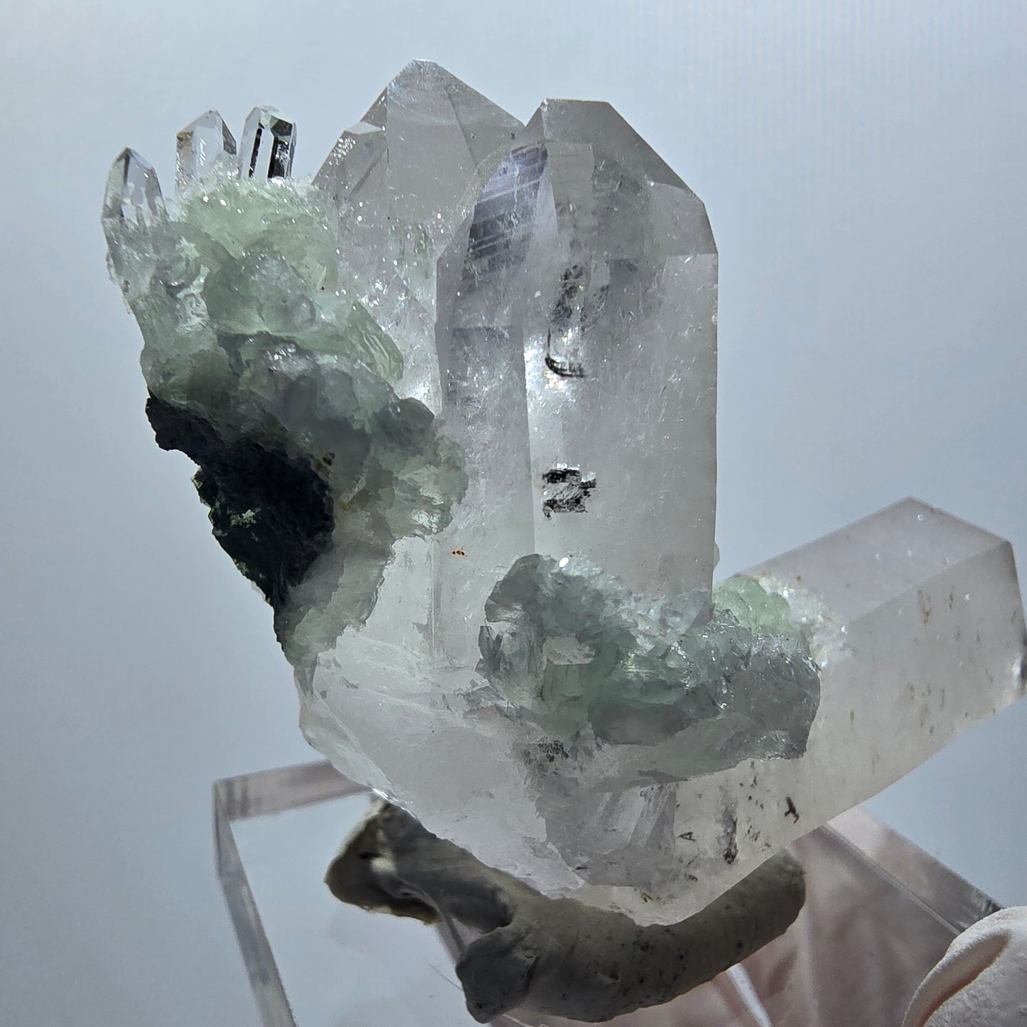 Quarz, Prehnit, Hämatit, Epidot Stufe Streep Mine, Goboboseb, Namibia 79*51*40mm